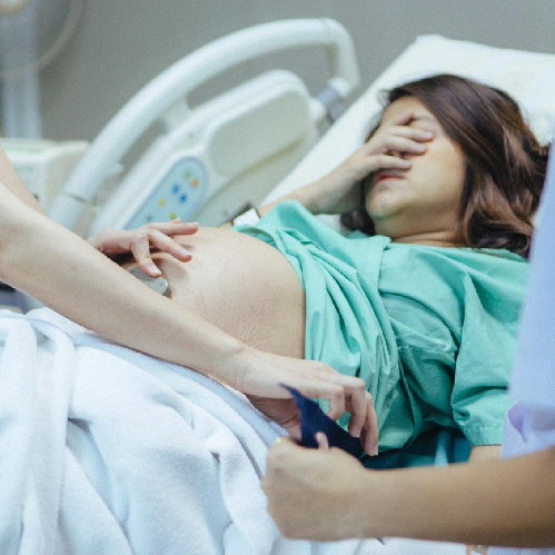 8 dicas que ajudam a superar o medo do parto.